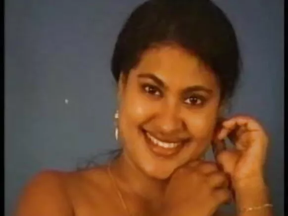 Hindida Cusub ee sexy Old Lady Aunty 1313.