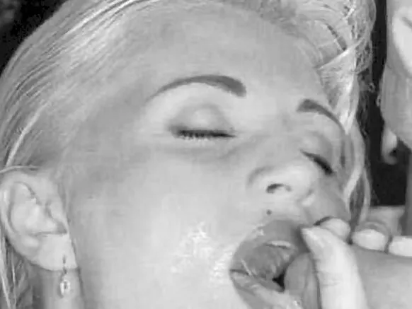 Madonna iyada oo aan daawan fiidiyowyo qaawan oo faafreeb ah oo duug ah! Caanka ah