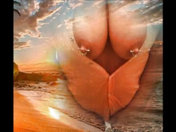 Xxx video oo leh ayeeyooyin buuran oo ku ciyaaraya afar geesood.
