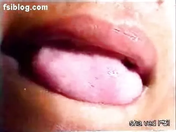 Xaas Hindi ah oo bislaaday xxx muuqaalada dumarkii hore.