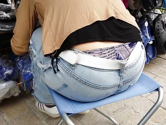 Naag Faransiis ah ayaa fujiyay culottes.