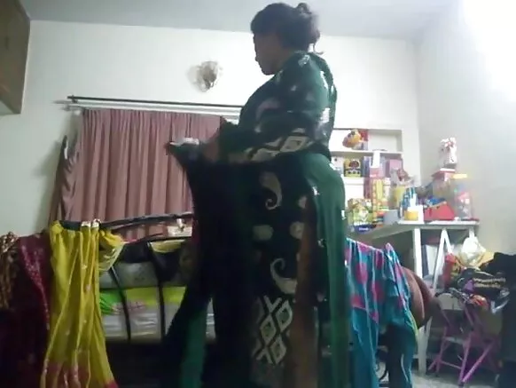 Aunty filimo kulul lamaane bislaaday qarsoon on camera.