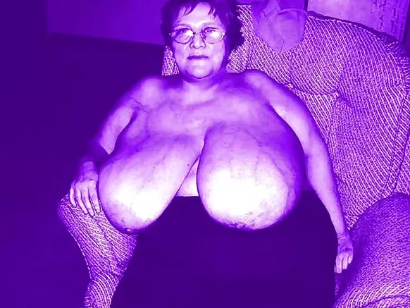 Hiwaayadda Ruushka ee qaan-gaadhka ah ee BBW naag weyn oo busty ah.