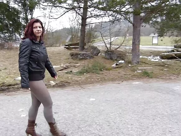 Dhillo ku jirta pantyhose, Abriil qaan-gaar ah extremadadura, 2013.